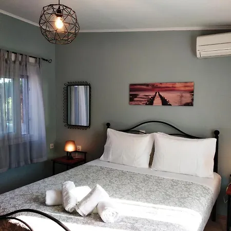 Leaves Dom wakacyjny *