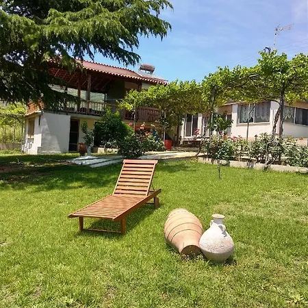 Leaves Dom wakacyjny *