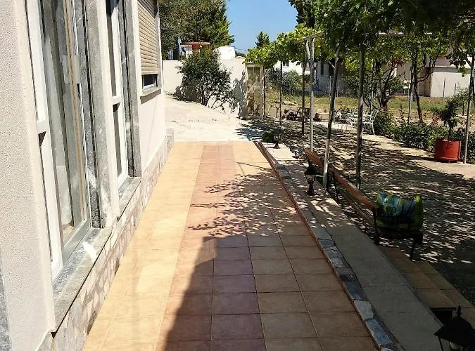 Leaves Casa de Férias