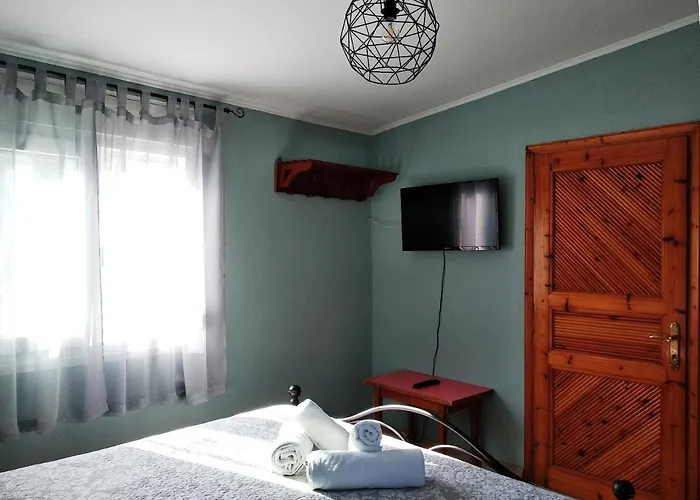 Leaves Casa de Férias