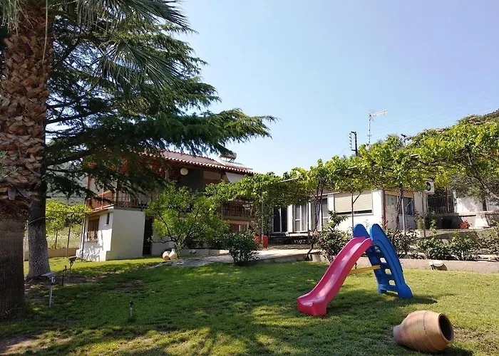 Leaves * Nea Iraklitsa