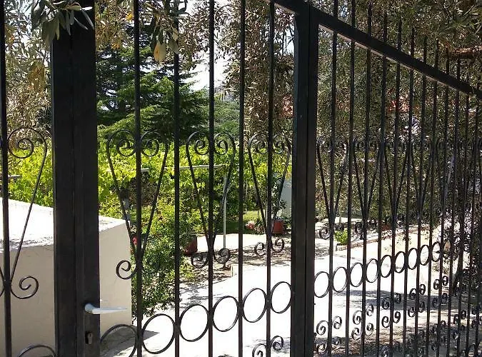 펜션 Leaves Nea Iraklitsa